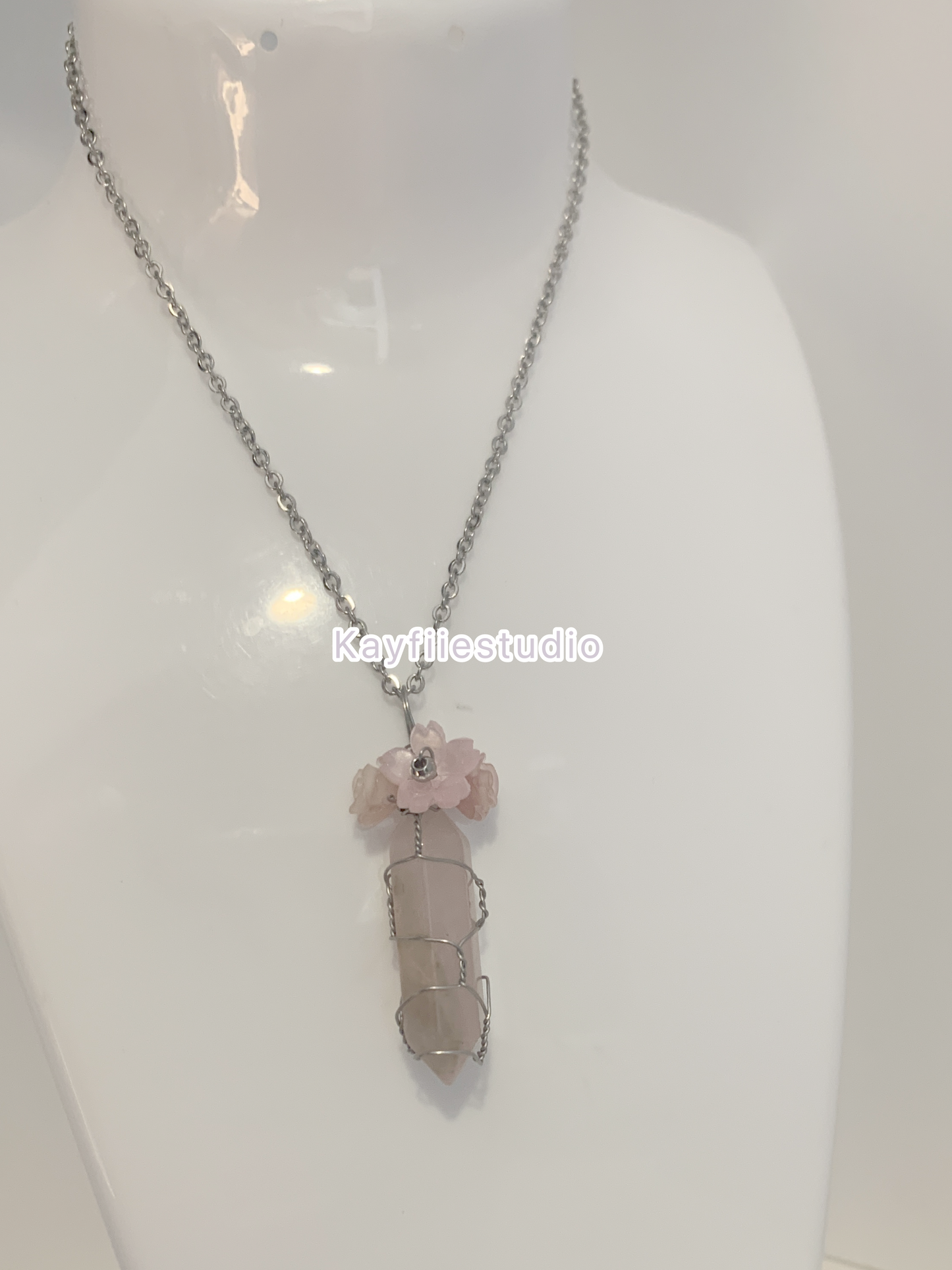 Rose Quarts crystal Necklace🥀𓍢ִ໋🌷͙֒ ᰔᩚ