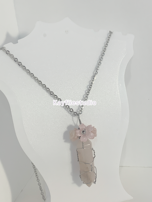 Rose Quarts crystal Necklace🥀𓍢ִ໋🌷͙֒ ᰔᩚ