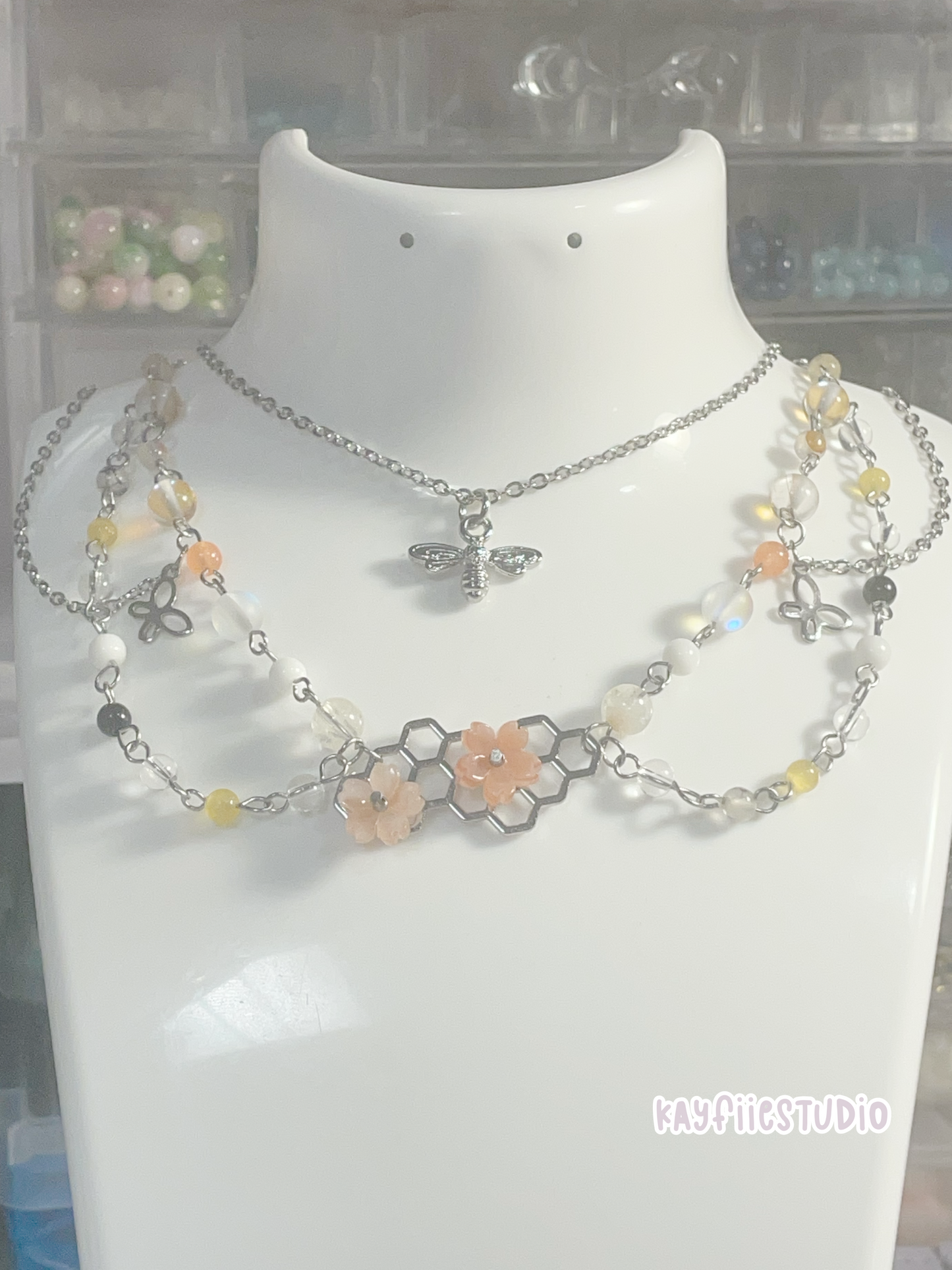 Honeybee Necklace⊹₊｡ꕤ°₊ ⊹