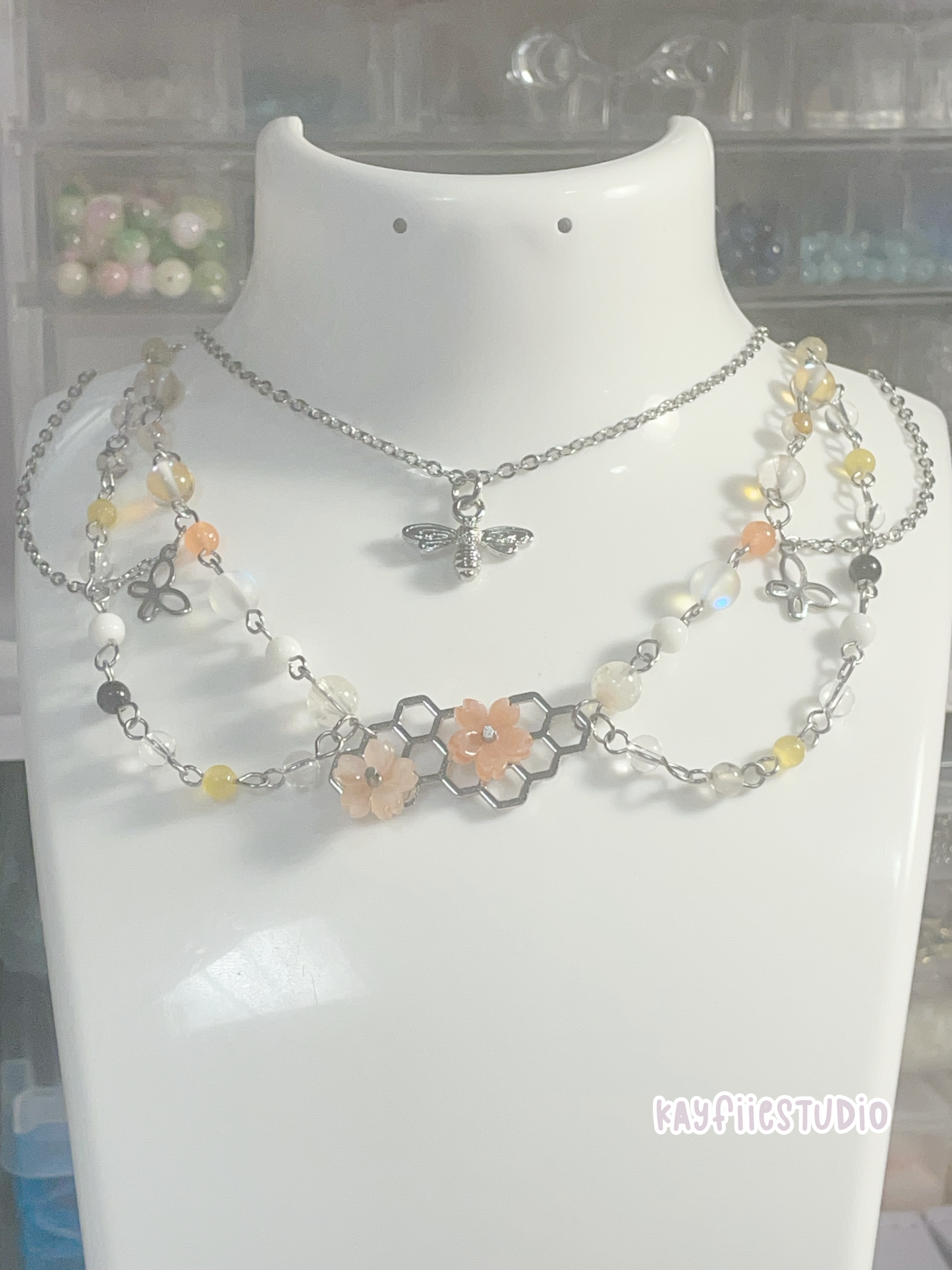 Honeybee Necklace⊹₊｡ꕤ°₊ ⊹