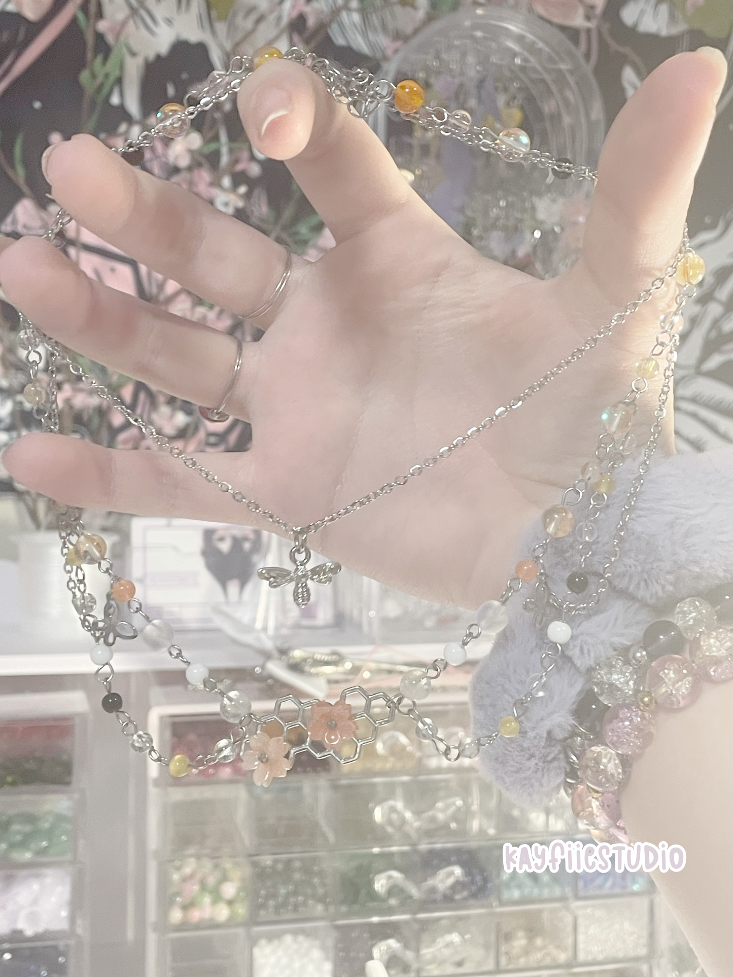 Honeybee Necklace⊹₊｡ꕤ°₊ ⊹